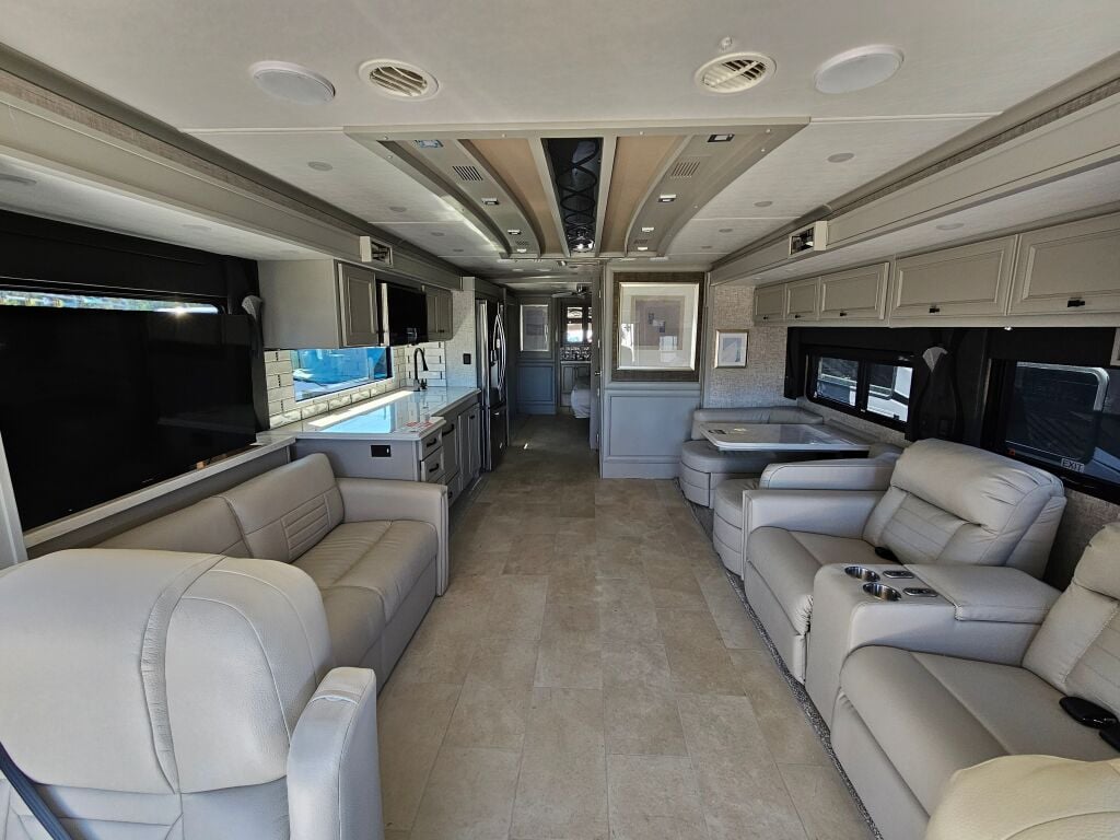 2025 Tiffin Motorhomes Phaeton 37BH