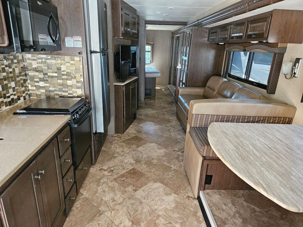 2017 Thor Motor Coach Windsport