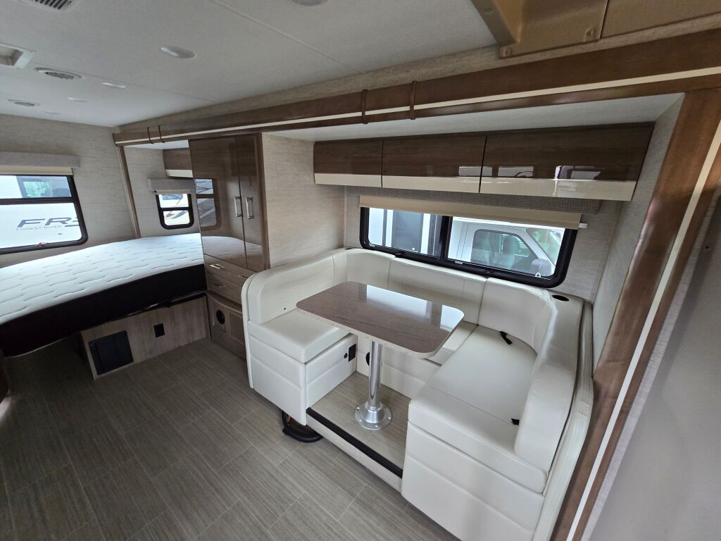 2022 Jayco Melbourne Prestige 24LP