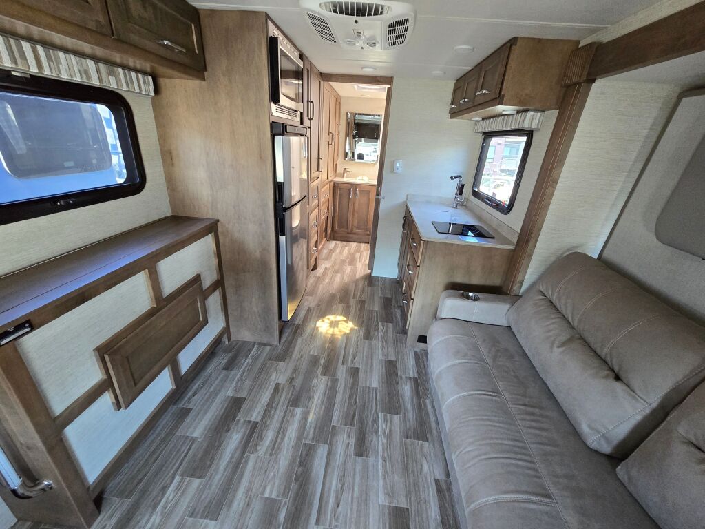 2024 Tiffin Motorhomes Midas 24MT