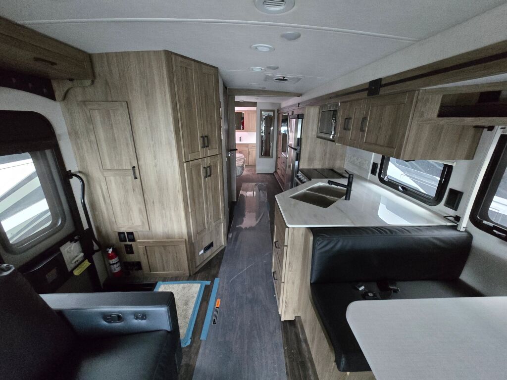 2025 Winnebago Vista 33K