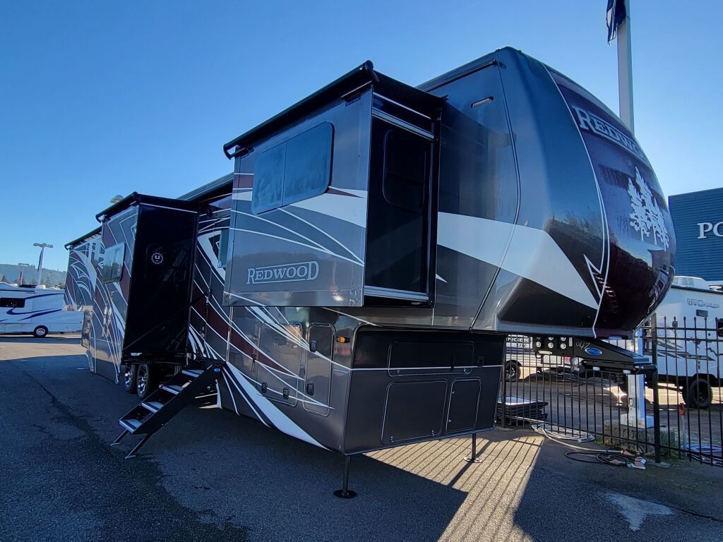 2024 CrossRoads Redwood Fifth Wheel