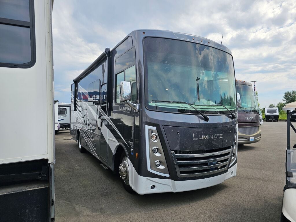 2025 Thor Motor Coach Luminate MM30