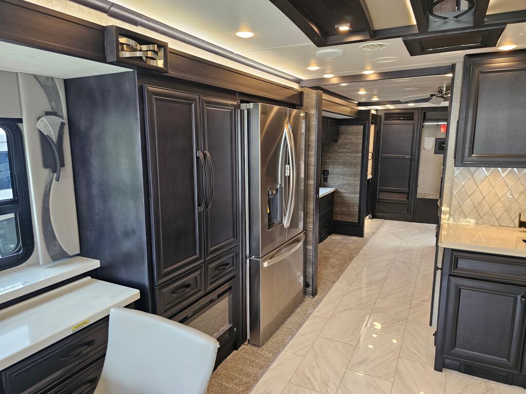 2025 Tiffin Motorhomes Phaeton 35CH