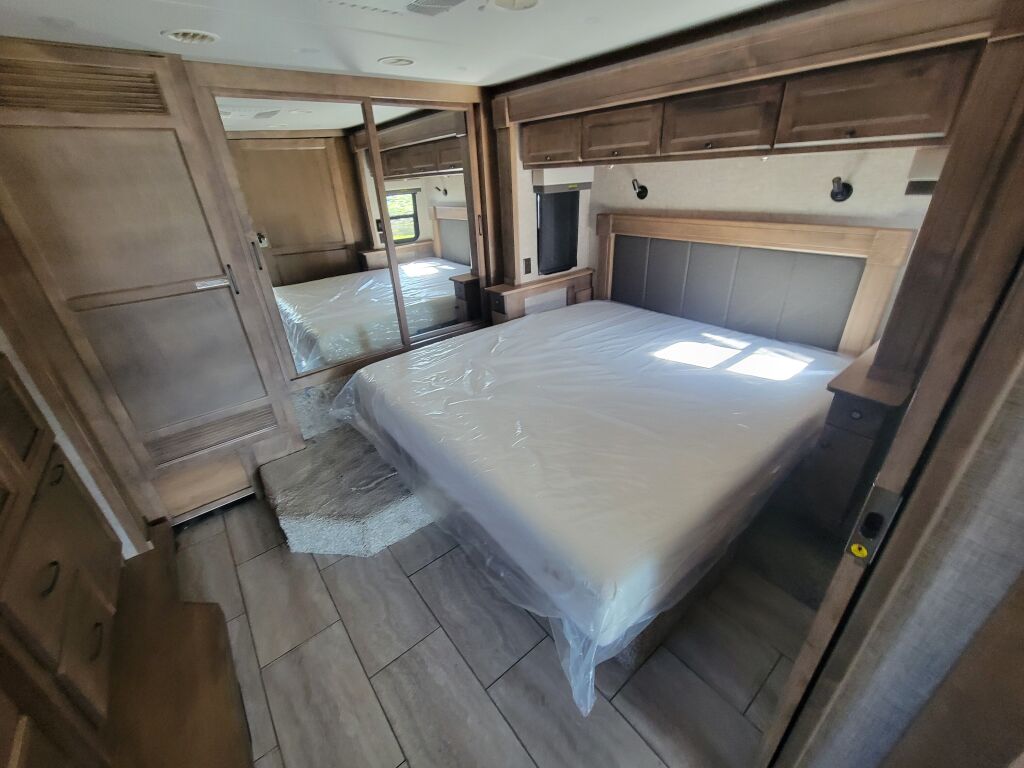 2025 Tiffin Motorhomes Byway 33FL