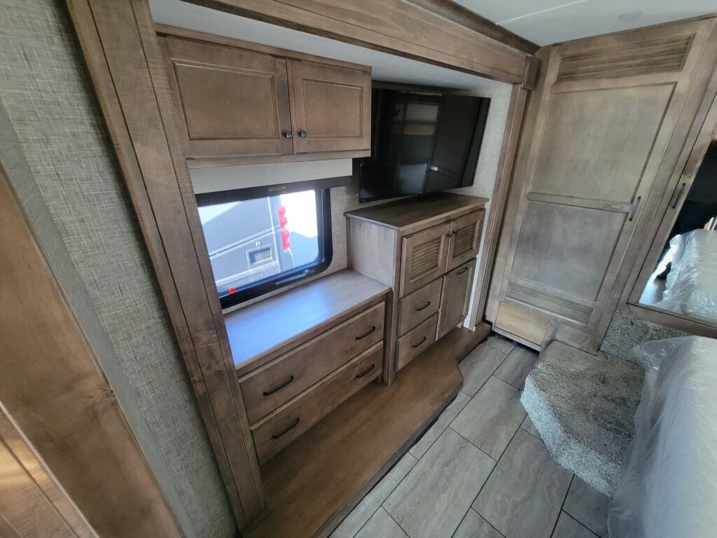 2025 Tiffin Motorhomes Byway 33FL