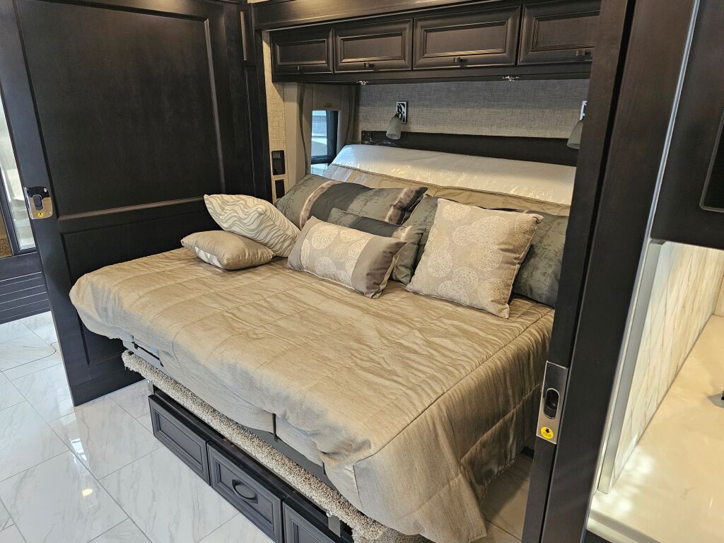 2025 Tiffin Motorhomes Phaeton 35CH