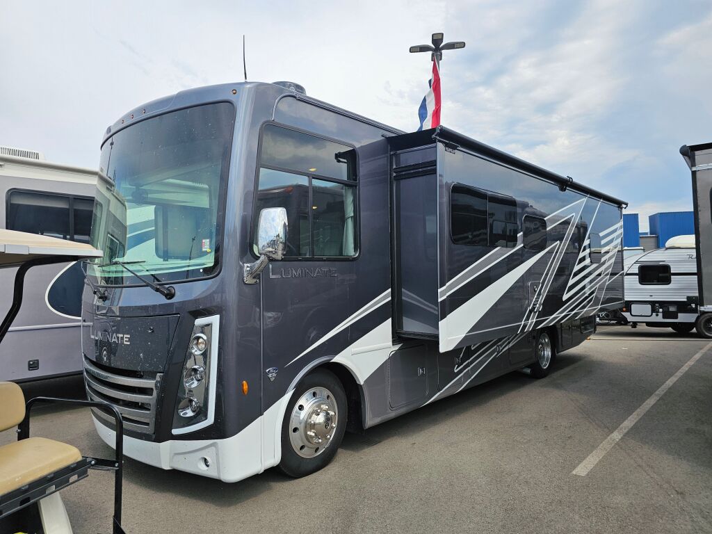 2025 Thor Motor Coach Luminate MM30