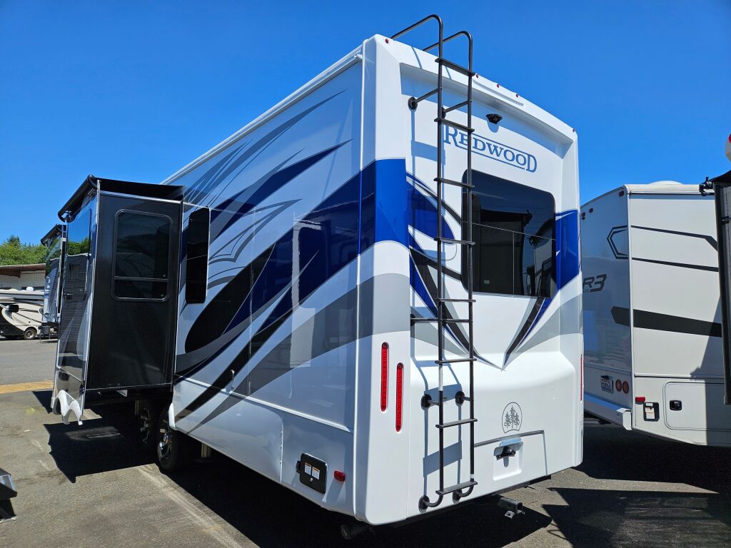 2024 CrossRoads Redwood RW4001LK