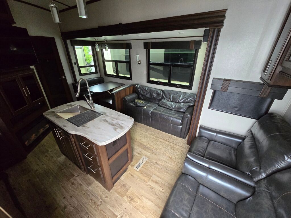 2020 Jayco North Point 375BHFS