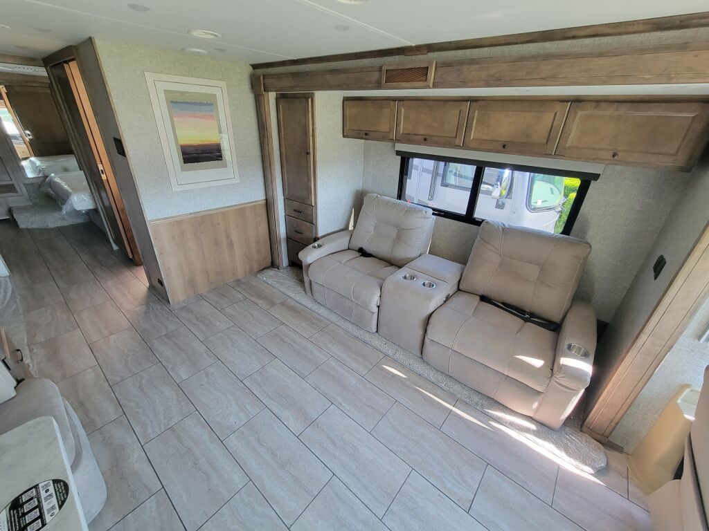 2025 Tiffin Motorhomes Byway 33FL