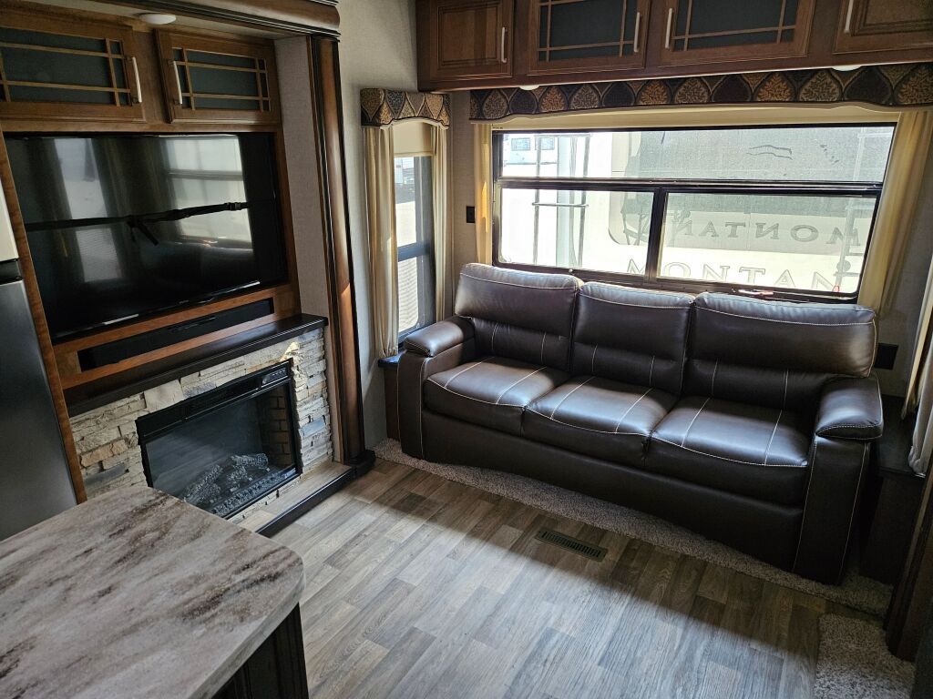 2017 Keystone Montana 3160RL