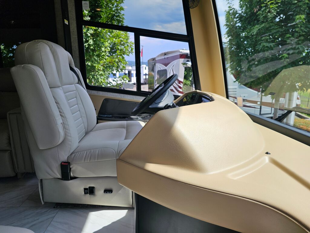 2025 Tiffin Motorhomes Phaeton 35CH