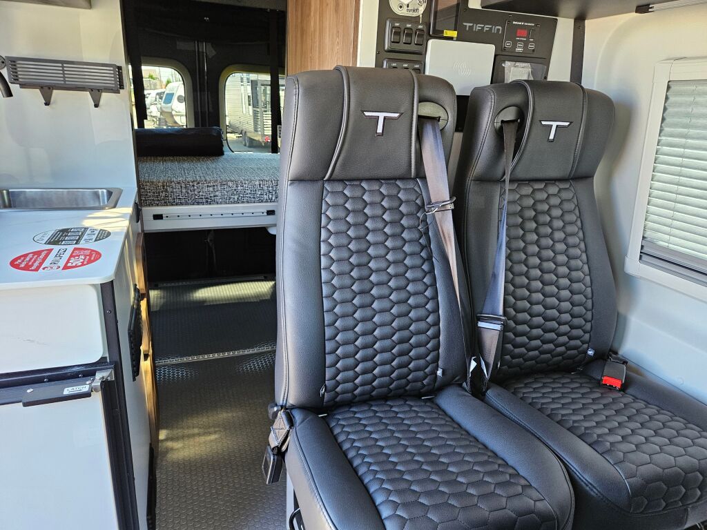 2025 Tiffin Motorhomes GH1