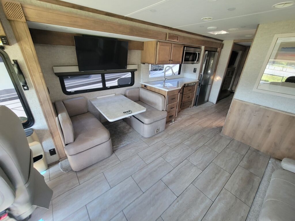 2025 Tiffin Motorhomes Byway 33FL