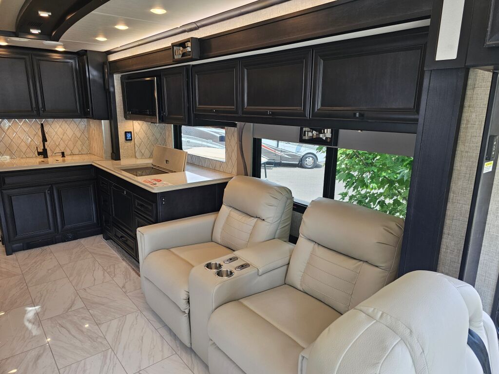 2025 Tiffin Motorhomes Phaeton 35CH