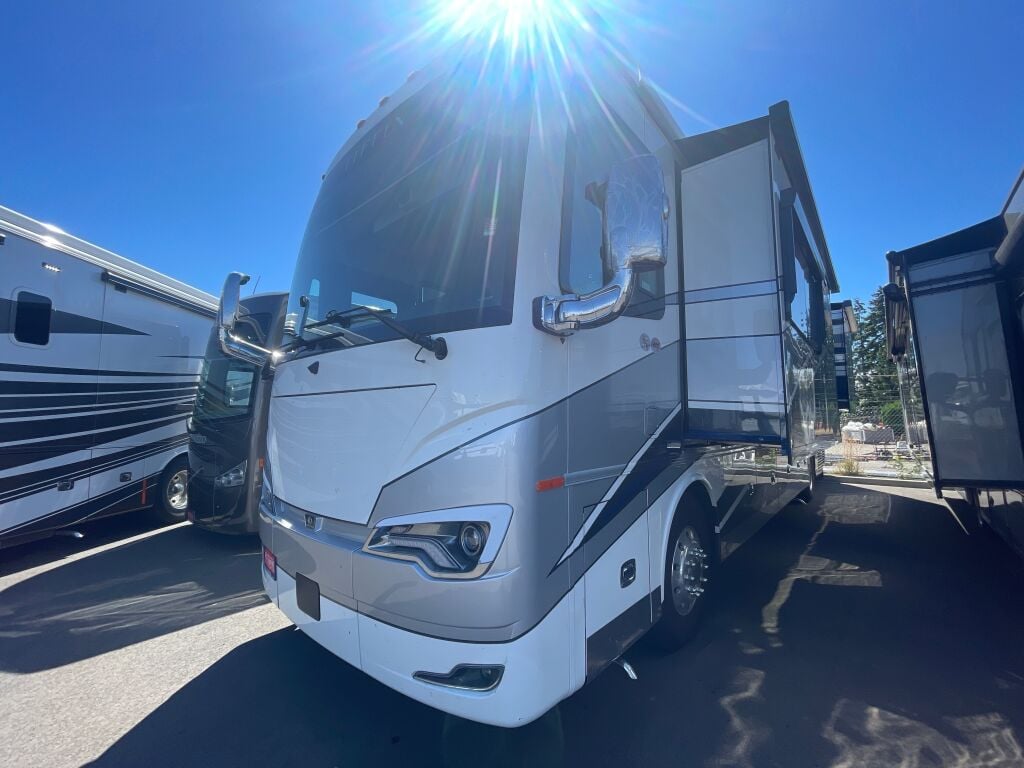 2025 Tiffin Motorhomes Allegro Bus 40IP