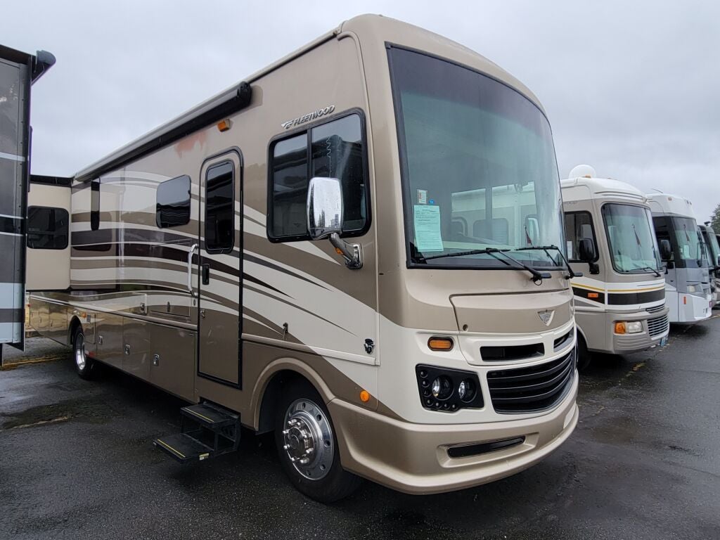 2017 Fleetwood Bounder 35K