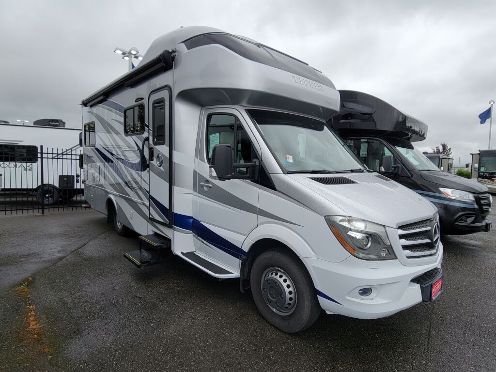 2018 Tiffin Motorhomes Wayfarer 24TW