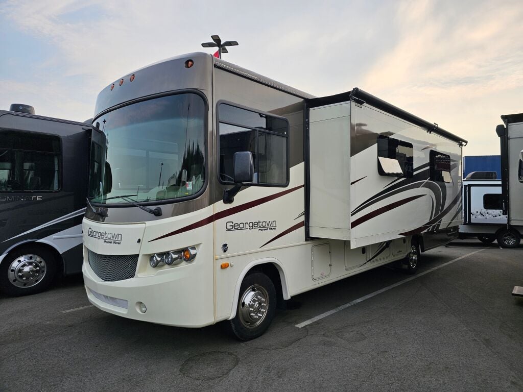 2017 Forest River Georgetown 335DS