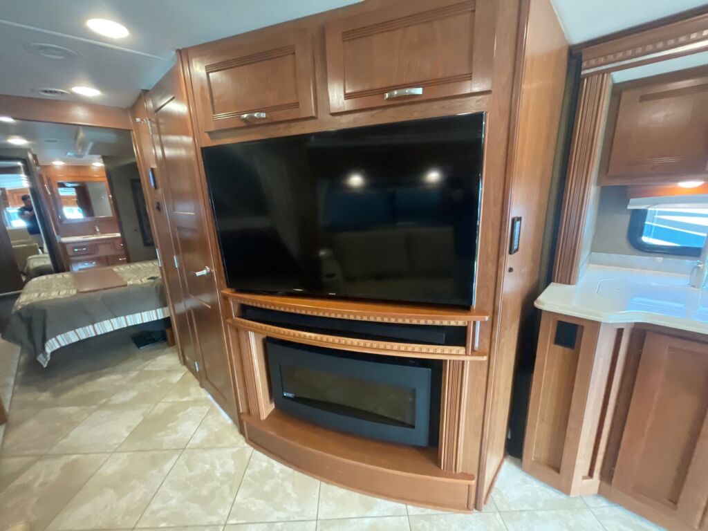 2018 Winnebago Forza 38W