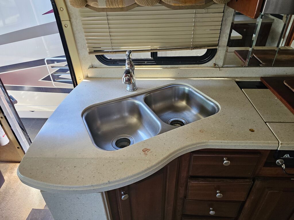 2004 Fourwinds Infinity 35T