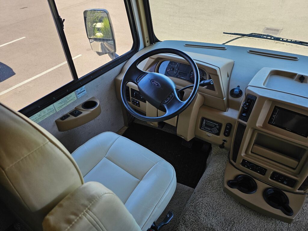 2015 Itasca Sunova 35G Handicapped Model