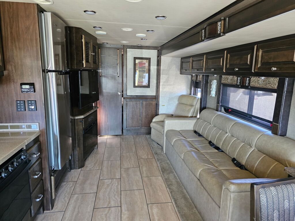 2017 Tiffin Motorhomes Allegro 36LA