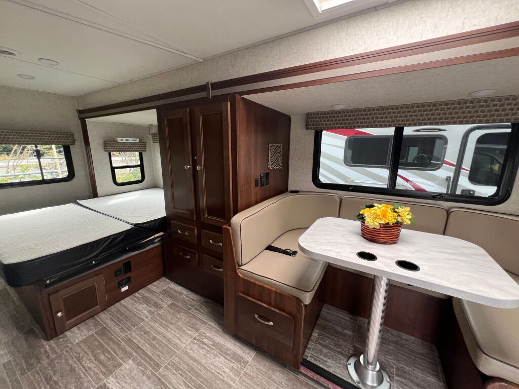 2019 Forest River Sunseeker 2400W MBS