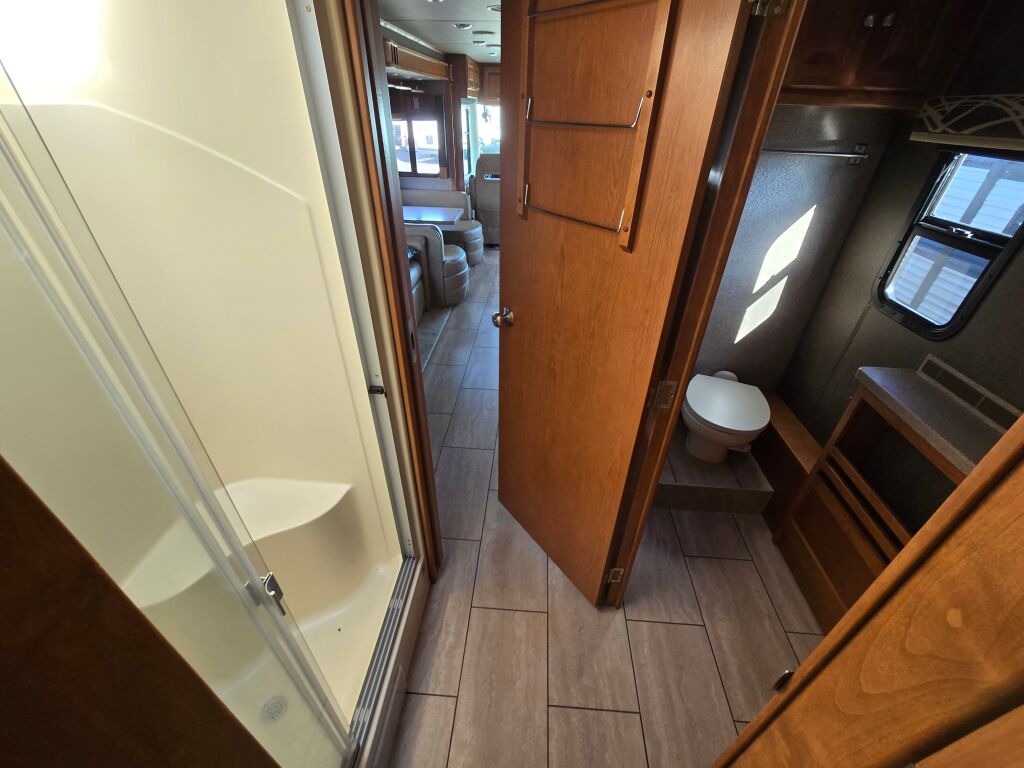 2017 TIFFIN MOTORHOMES ALLEGRO 31SA