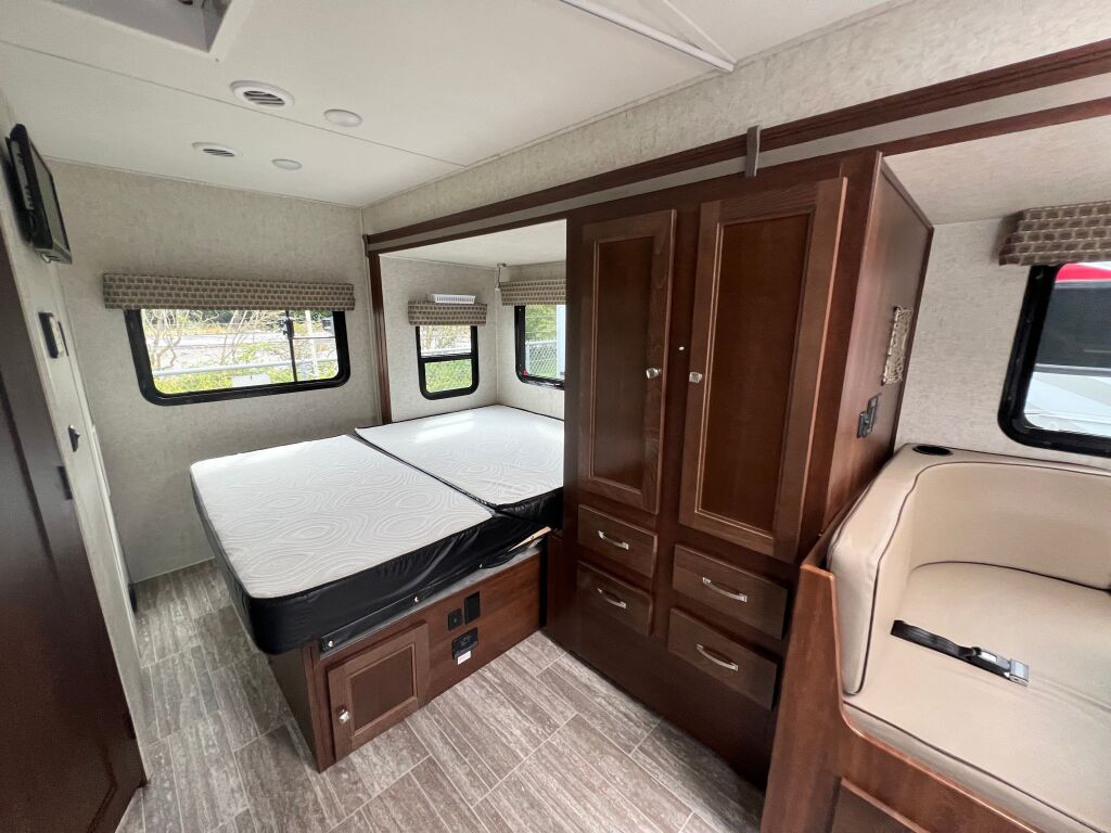 2019 Forest River Sunseeker 2400W MBS