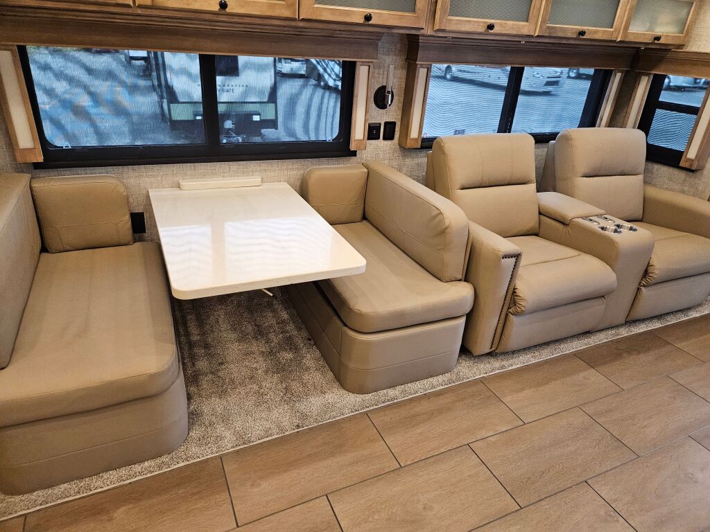 2023 Tiffin Motorhomes Allegro Bay 38AB