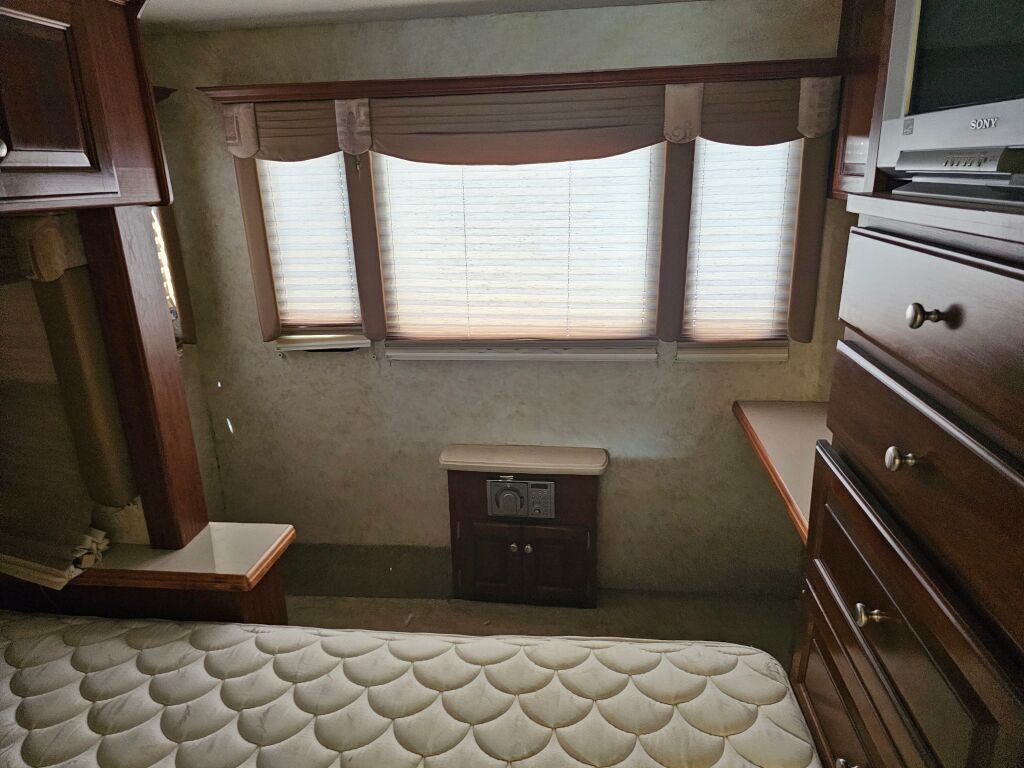 2004 Fourwinds Infinity 35T