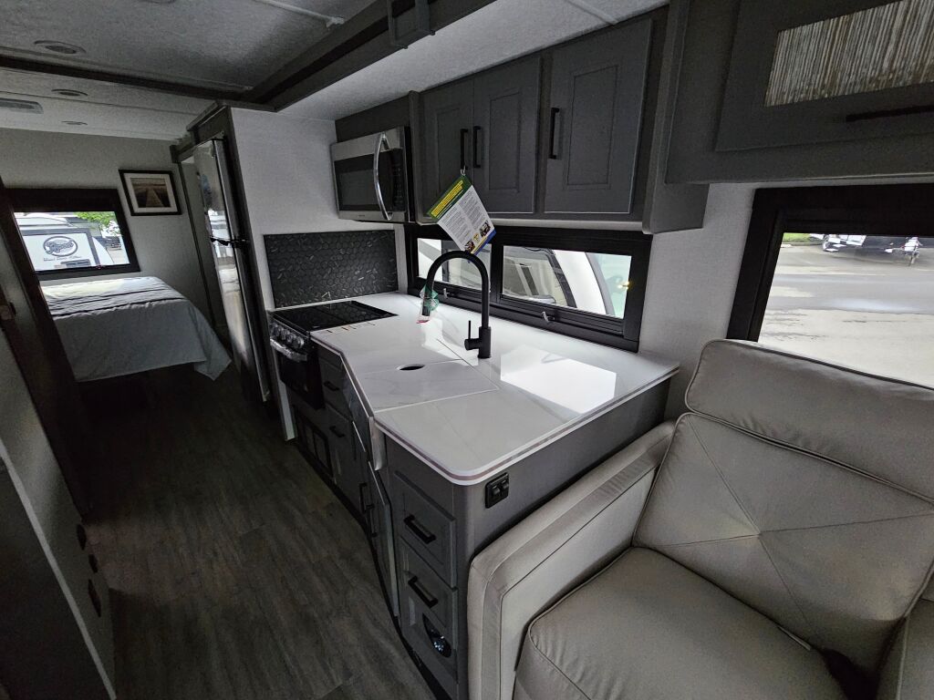 2025 Coachmen Mirada 29FW