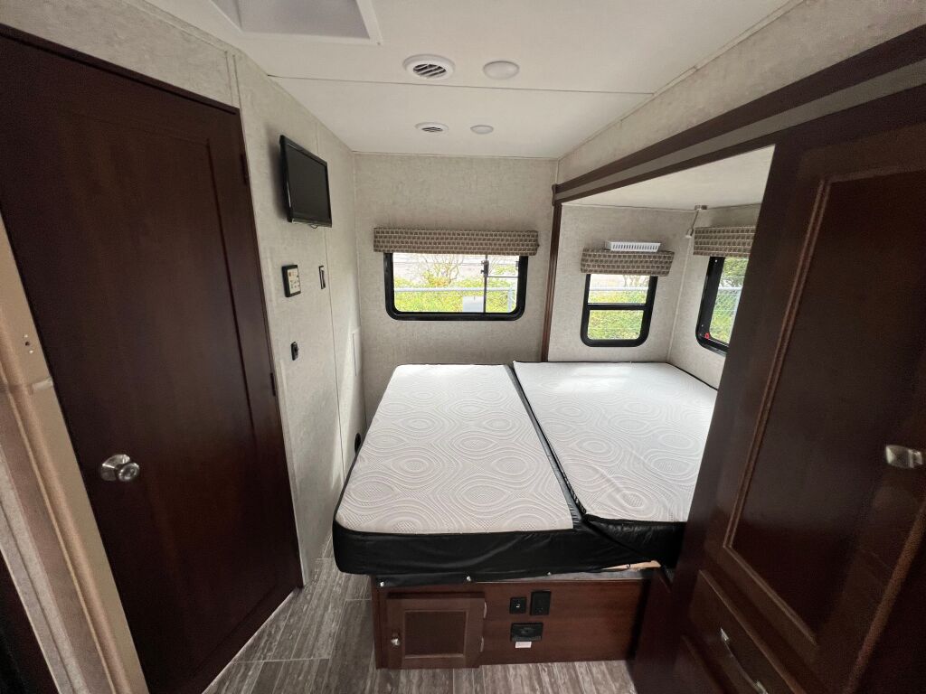 2019 Forest River Sunseeker 2400W MBS