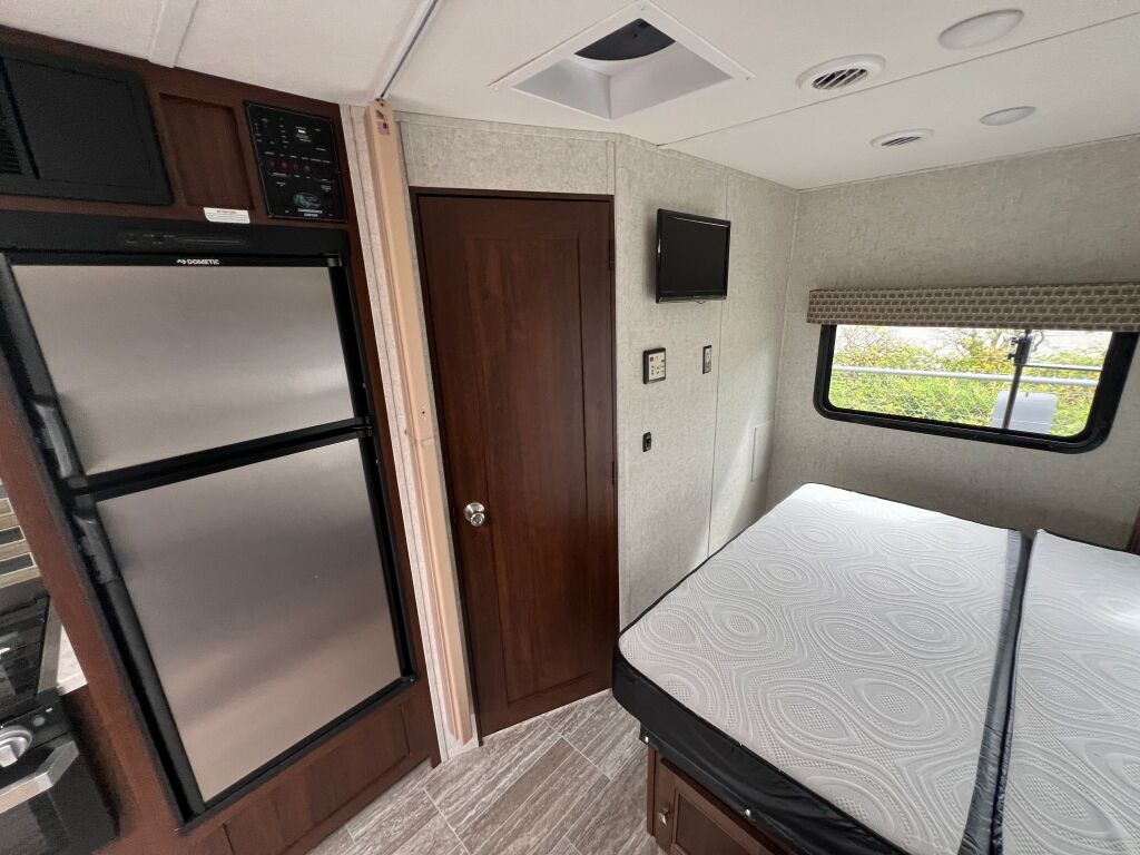 2019 Forest River Sunseeker 2400W MBS