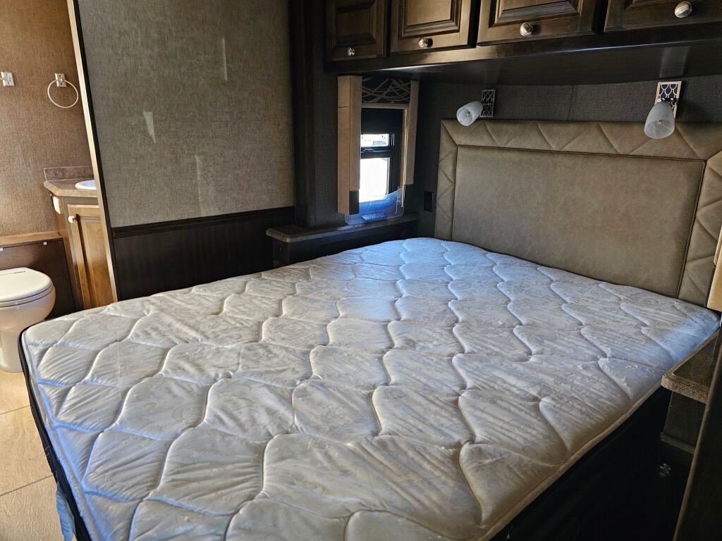 2017 Tiffin Motorhomes Allegro 36LA