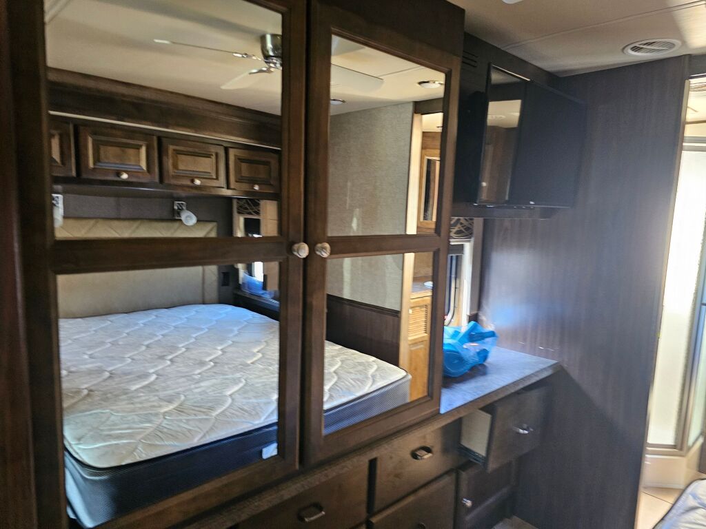 2017 Tiffin Motorhomes Allegro 36LA