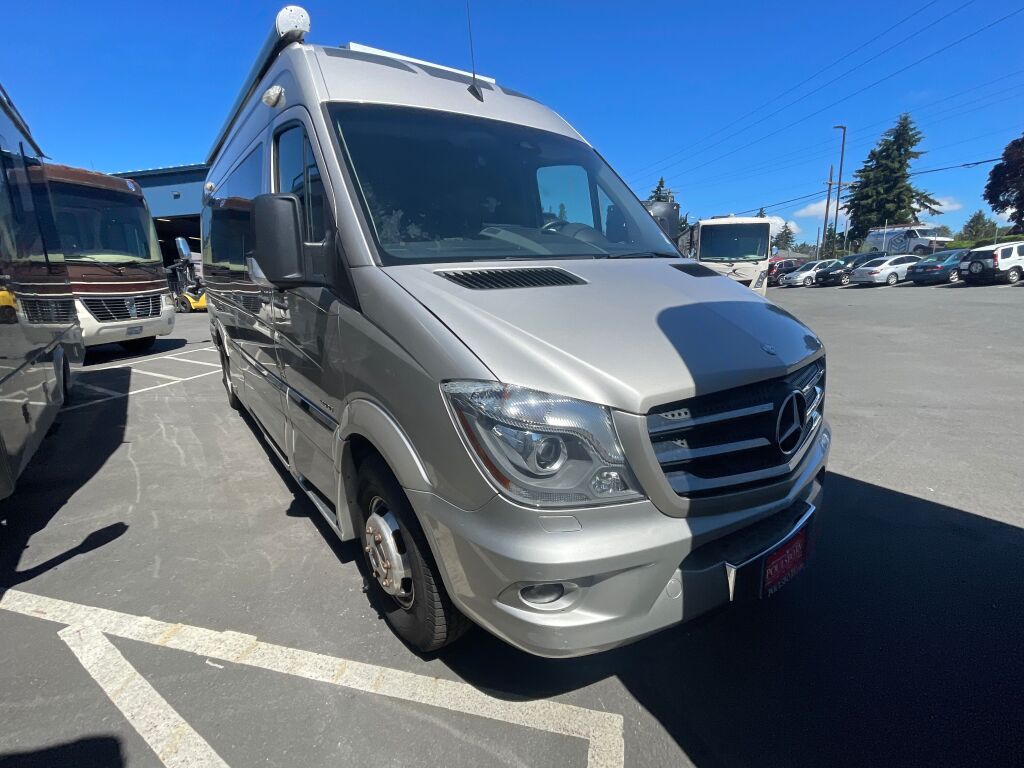 2015 Roadtrek Adventurous CS