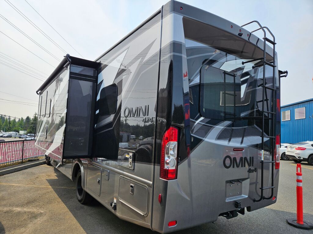 2025 Thor Motor Coach Omni XG32