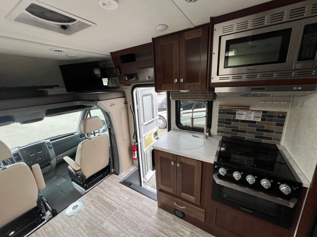 2019 Forest River Sunseeker 2400W MBS