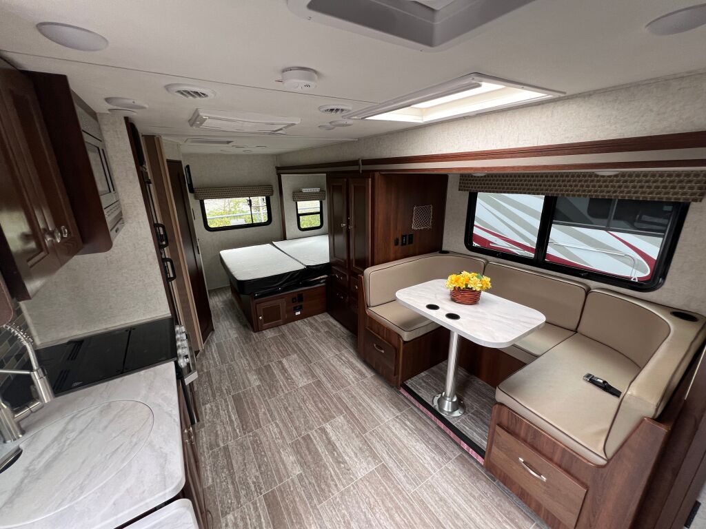 2019 Forest River Sunseeker 2400W MBS