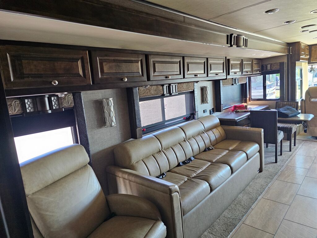 2017 Tiffin Motorhomes Allegro 36LA