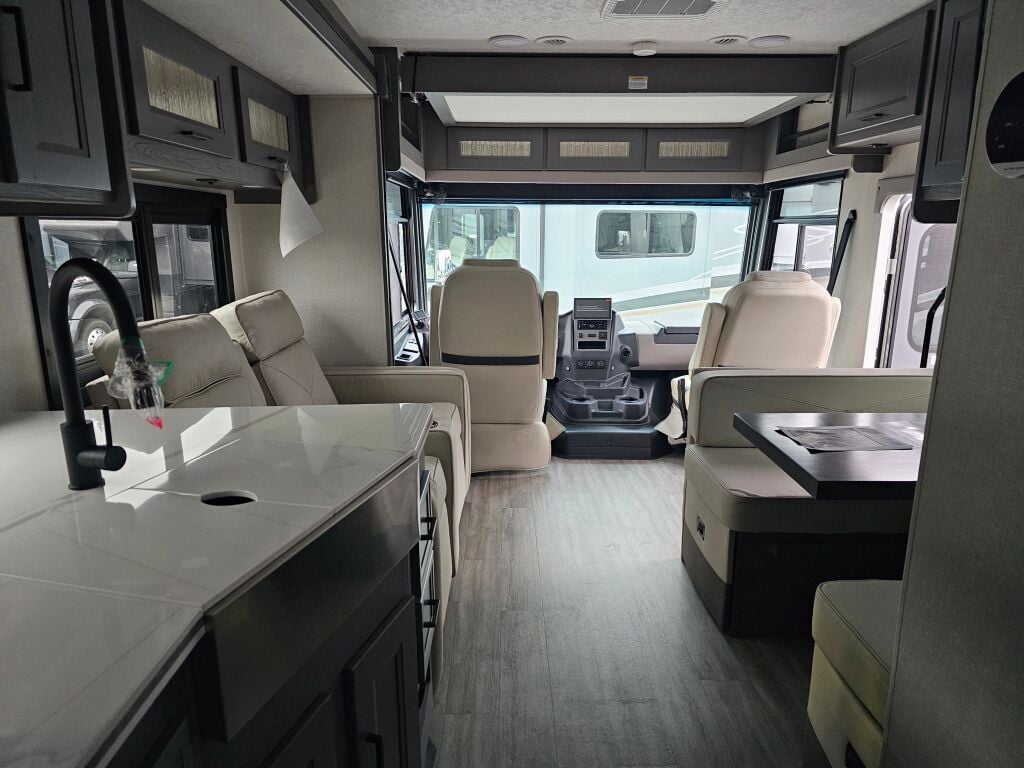 2025 Coachmen Mirada 29FW