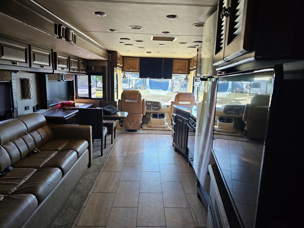 2017 Tiffin Motorhomes Allegro 36LA