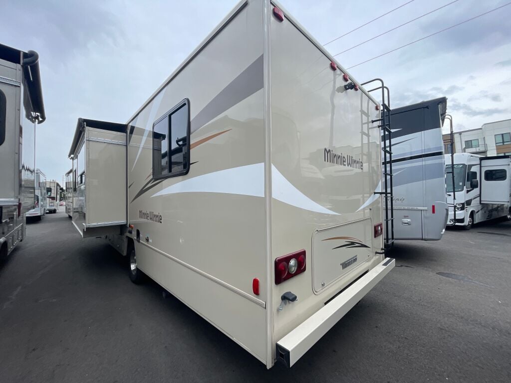 2017 Winnebago Minnie Winnie 31K