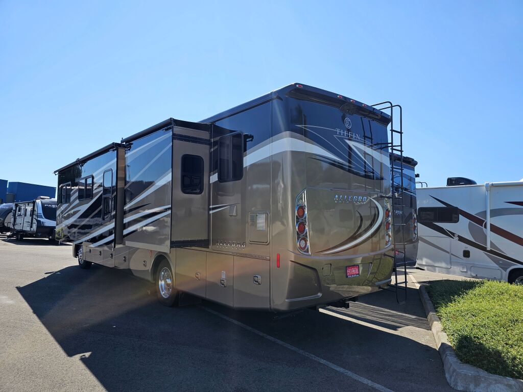 2017 Tiffin Motorhomes Allegro 36LA