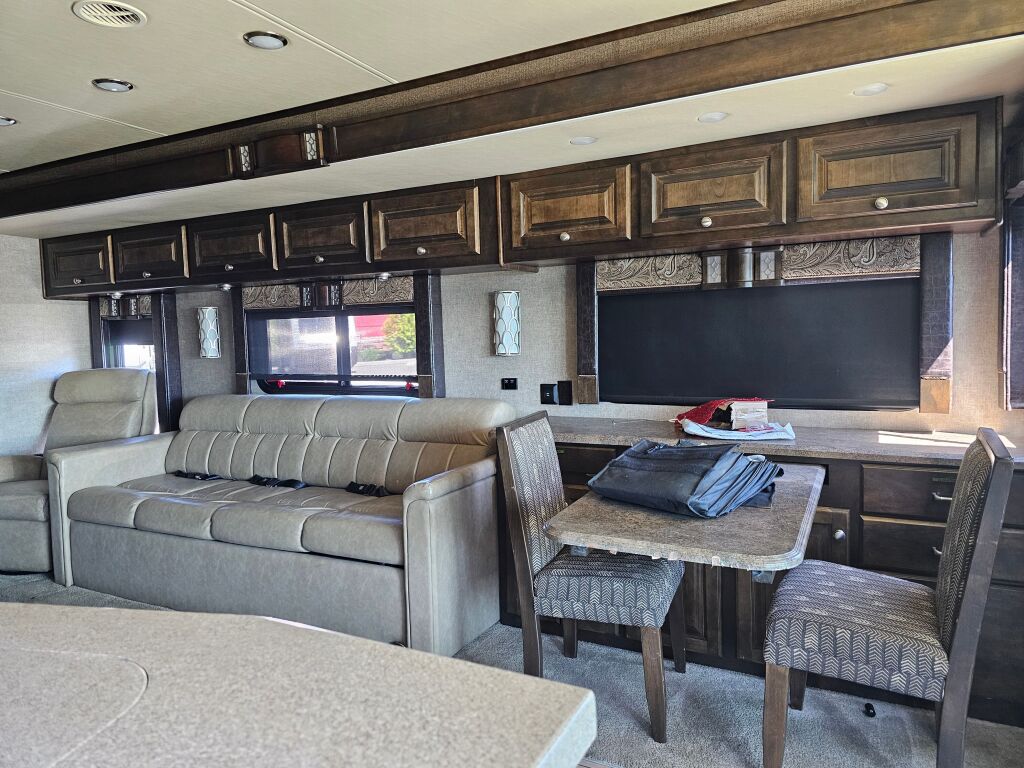 2017 Tiffin Motorhomes Allegro 36LA