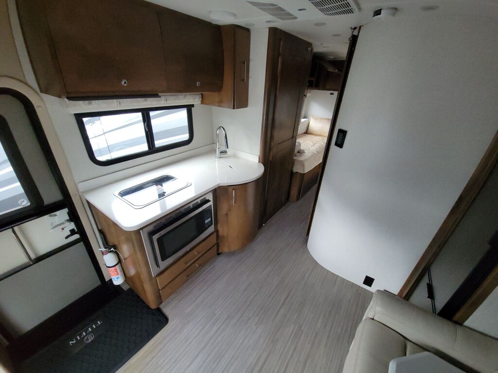 2018 Tiffin Motorhomes Wayfarer 24TW