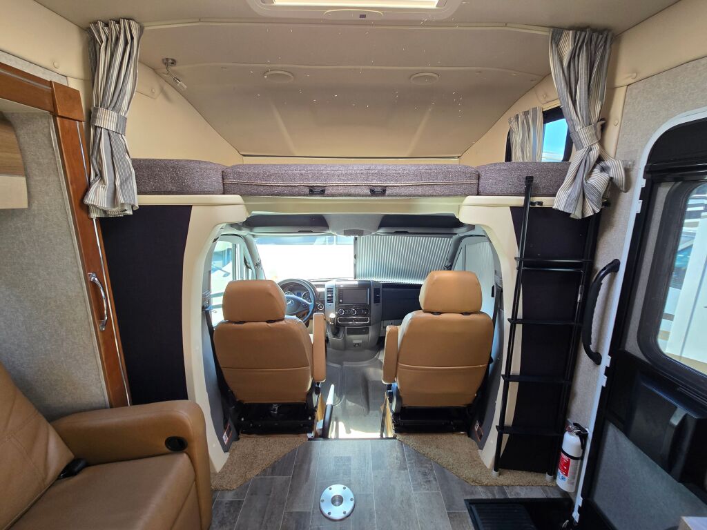 2019 Itasca Navion 24V